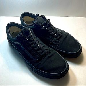 (SOLD) VANS Old Skool Black (All Black) 👟